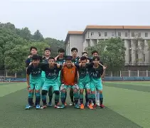 东城鲸鲨队鏖战岭南黑豹队，足球淘汰赛击败，替补奇兵立功。战术板得到兑现的简单介绍