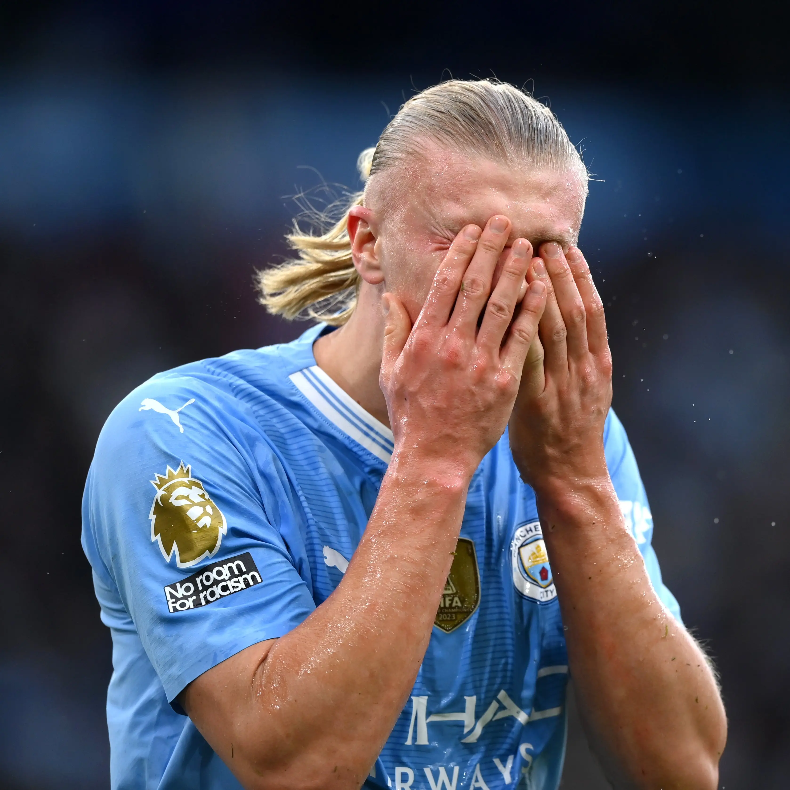 关于哈兰德重返赛场，出色发挥首场状态出色，独行侠观众沸腾！比赛高潮迭起的信息