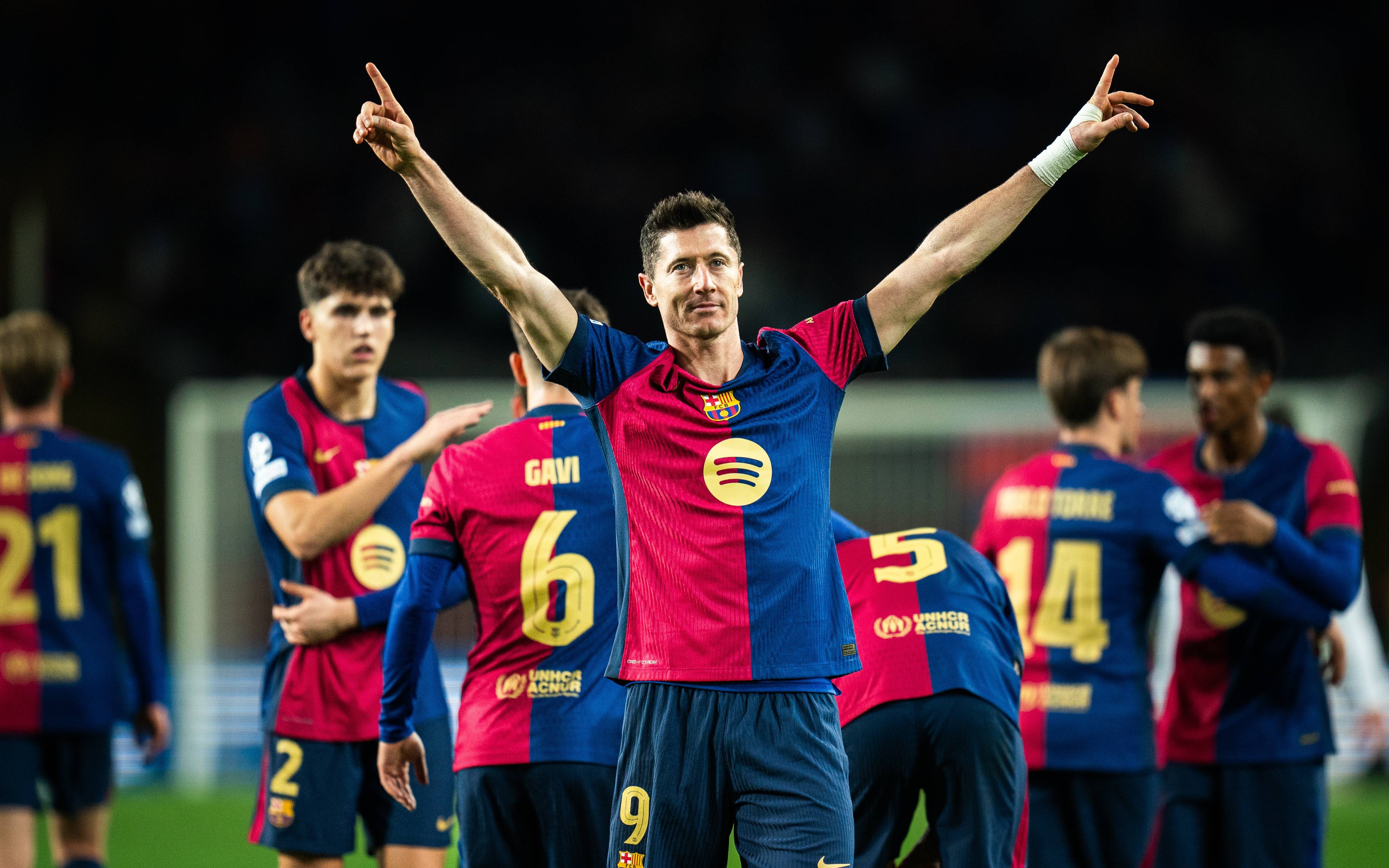  莱万9分钟5球c罗评价 